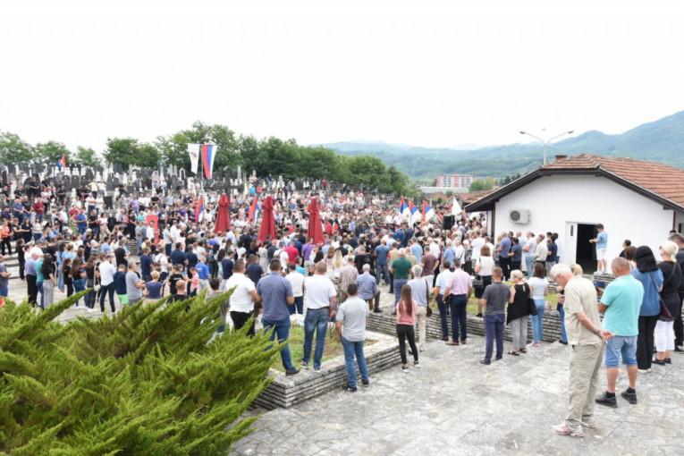 Zločini nad Srbima u Podrinju bez kazne: U Bratuncu održana Centralna komemoracija za 3.267 srpskih žrtava