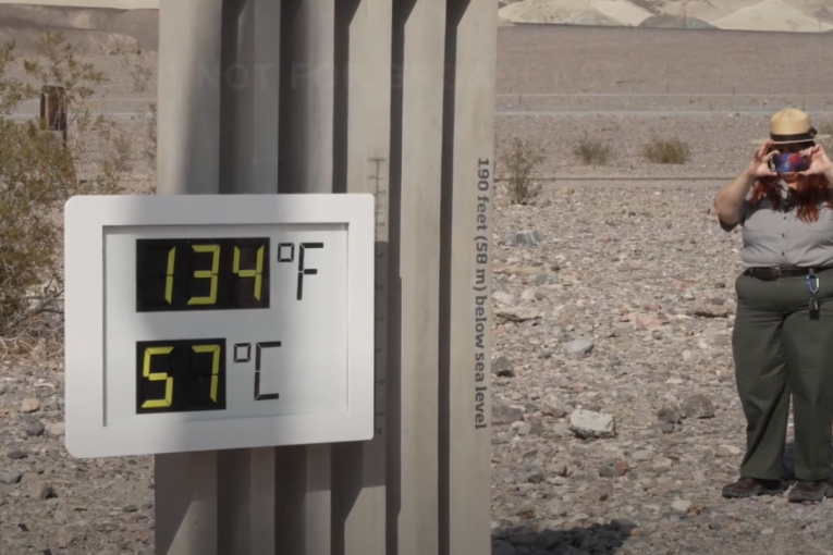 Dolina smrti se prži na 54,4 stepena: Amerika obara rekorde po ekstremnoj vrućini (VIDEO)