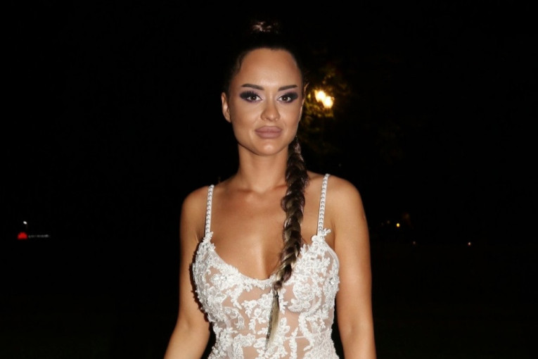 "Žena od sultana" ima nastavak i to kakav! Tijana eM se skinula pred poznatim muškarcem! (FOTO)