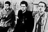 Dramatična scena koja je ušla u istoriju: Čuvena razbijena gitara grupe „The Clash“ (FOTO)