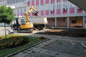 Lazarevac dobija podzemnu garažu: U toku radovi ispred zgrade opštine