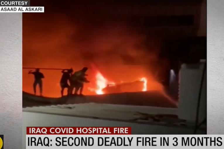 Jezive scene požara iz kovid bolnice: Najmanje 60 mrtvih, zdravstveni radnici iznose ugljenisana tela (VIDEO)