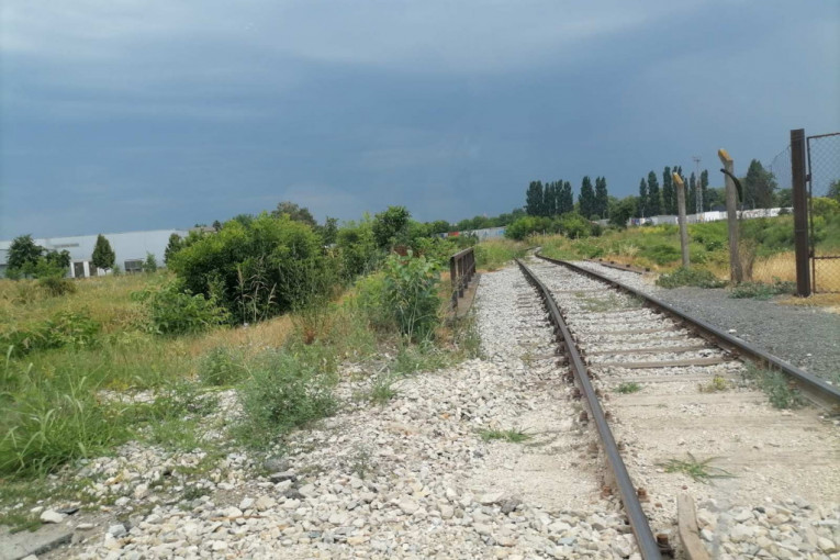 Sudar voza i automobila kod Smedereva: Teško povređeni muškarac i dete