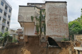 Vesić: Investitor će morati da plati štetu stanarima urušene zgrade na Vračaru