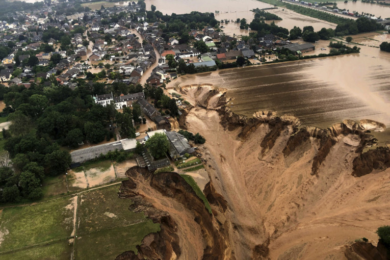 Ogromna šteta posle poplava u Nemačkoj: Procenjuje se na pet milijardi evra