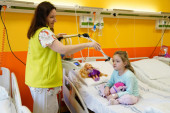 Deca na respiratoru: Sve više mališana s prehladom završava na veštačkim plućima, šta je uzrok tome?