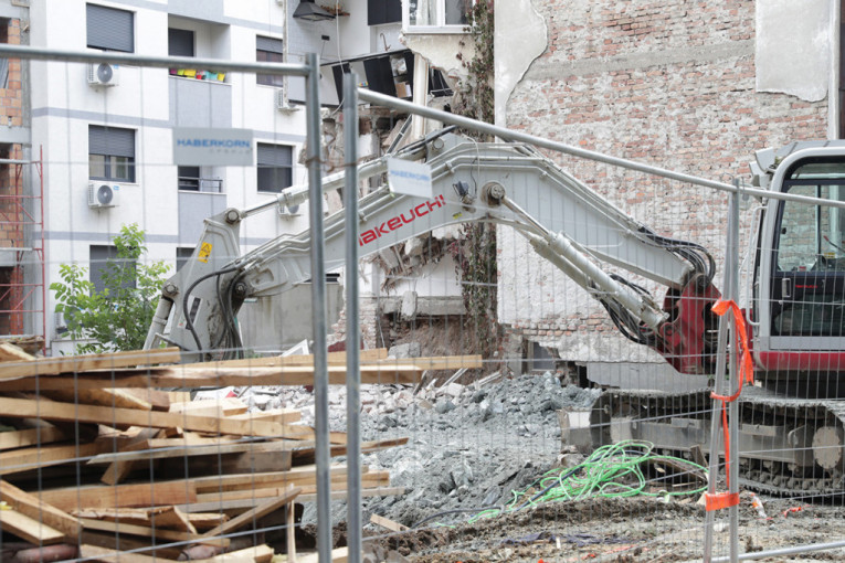 Proširuje se istraga za rušenje zgrade na Vračaru: Danas saslušan izvođač radova
