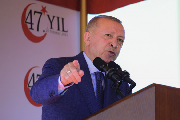 Erdogan poručio Evropi: Nemamo nameru da postanemo prostor za skladištenje migranata