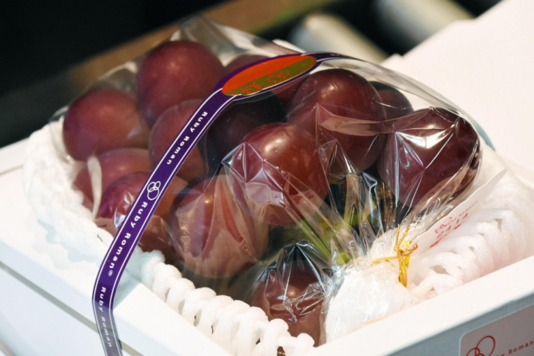 "Rols-rojs" među voćem: Rubi roman je grožđe veličine pingpong loptice i košta koliko i dobar auto