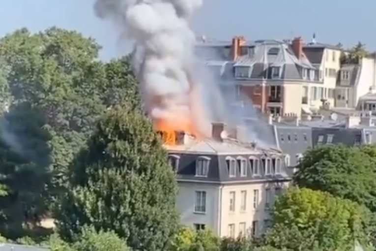 Veliki požar u Parizu: Vatra pored rezidencije francuskog premijera (VIDEO)
