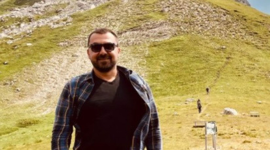 Misica dobila "porše" za rođendan, a policija joj onda upala na slavlje! Priča se da je poklon od Karića!