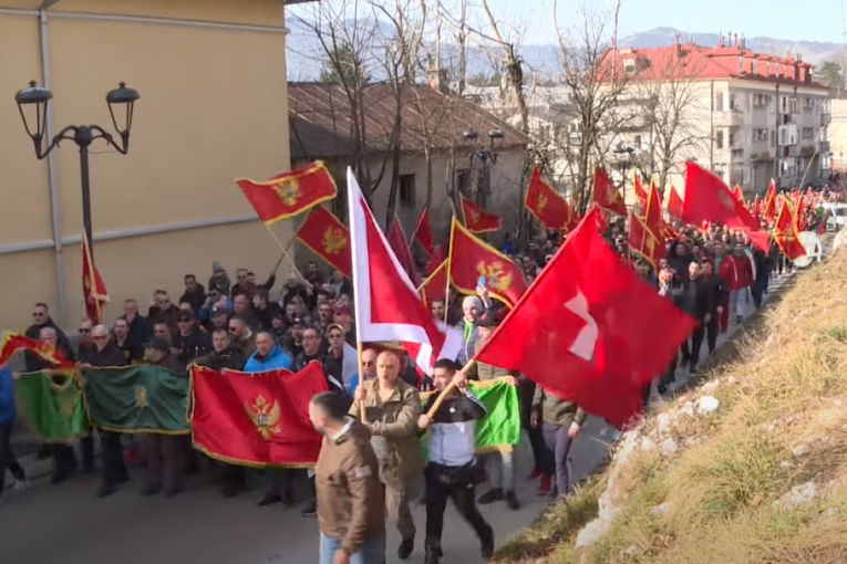Sveštenicima SPC poručuju da će "bežati u srpske čaršije": Morbidna podrška ustaša crnogorskim separatistima (VIDEO)