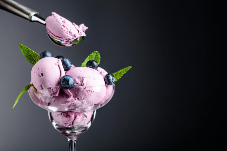 Recept dana: Sladoled od borovnica danas će vas osvežiti i usrećiti, prosto morate da ga napravite