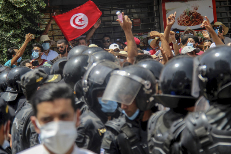 Smena premijera zbog naglog porasta broja zaraženih! U Tunisu, posle protesta, slavlje na ulicama (VIDEO, FOTO)
