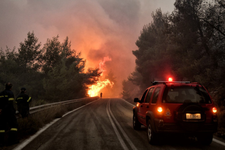 Požar u Atini: Grčke vlasti evakuišu građane!