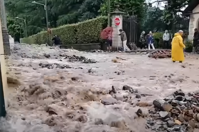 Haos u Lombardiji: Voda ruši sve pred sobom (VIDEO)