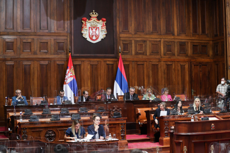 Poslanici pozdravili predsednikove poruke posle Saveta: "Srbija je faktor stabilnosti u regionu i to nekome smeta"