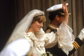 Isplivale hit tajne kraljevskog venčanja! Dajana rukom krila fleku na venčanici, Kamila sve gledala!