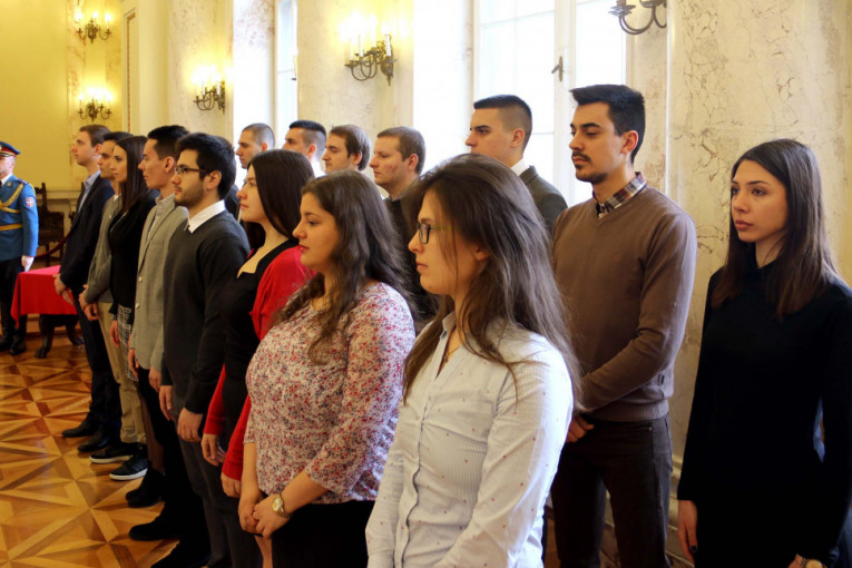 Ministarstvo odbrane raspisalo konkurs za stipendije: Finansijska podrška za 42 studenta!
