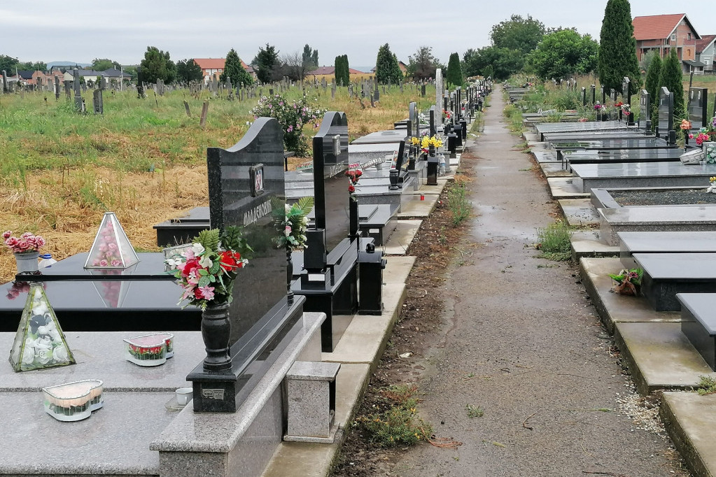 Danas je Pobusani ponedeljak: Obavezno izađite na groblje i uradite ove tri stvari