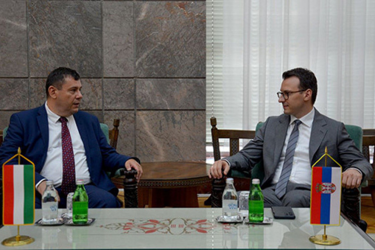 Jake veze dva naroda i nikada bolja saradnja: Petković i ambasador Mađarske o Srbima na KiM