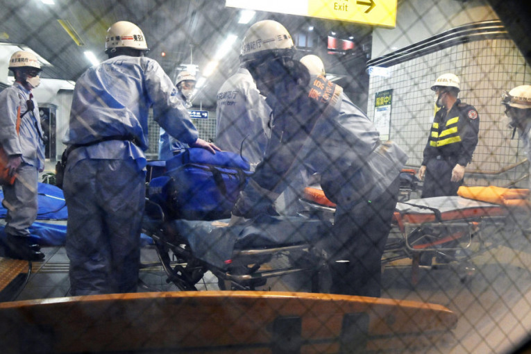 Napad u Tokiju: Muškarac izbo putnike u vozu, povređene najmanje četiri osobe (VIDEO)