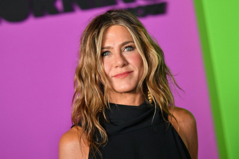 Holivudska zvezda Dženifer Aniston najavljuje lansiranje svog kozmetičkog brenda