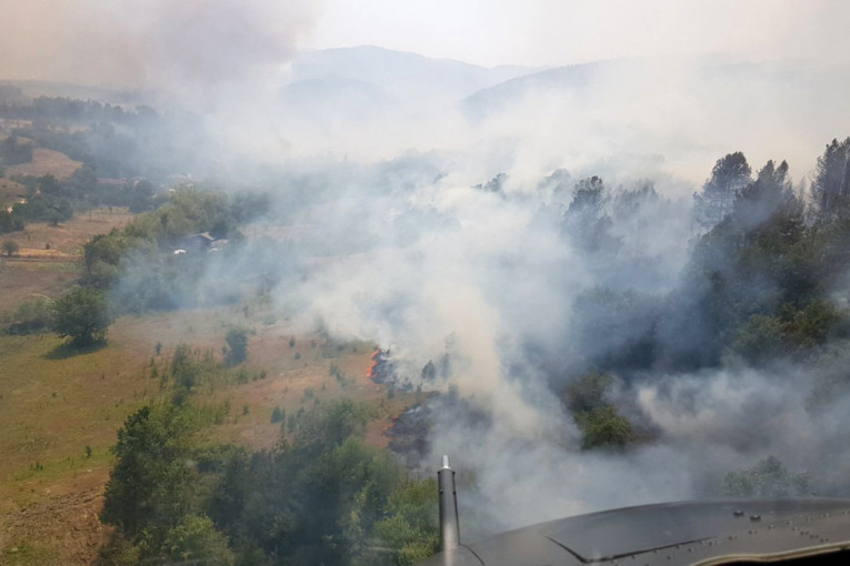 Vatra preti kućama! Sirene odjekuju kod Pule: "Izgubili smo sve što smo ceo život stvarali" (FOTO)
