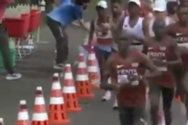 Oglasio se glavni negativac tokijske Olimpijade! Francuz progovorio o rušenju flašica na maratonu (VIDEO)