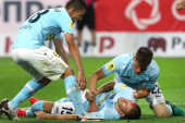 Srpskom fudbaleru saigrači spasavali život, scene iz Moskve su bile dramatične (VIDEO)
