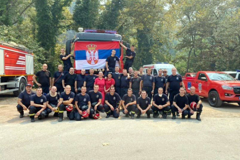 Srpski vatrogasci, vi ste naša braća! Grci zapalili mreže, evo šta kažu (FOTO)
