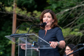 "Ona je kao buldog od prvog dana": Ko je dama koja može da zameni osramoćenog Kuoma na mestu guvernera Njujorka