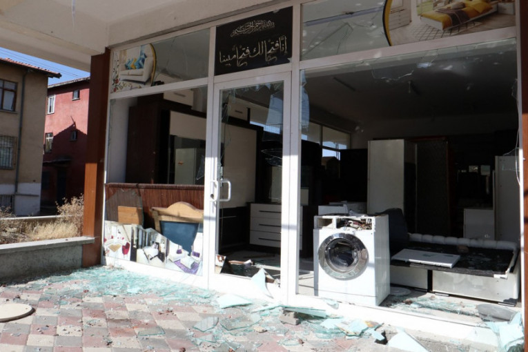 Turci demolirali kuće i lokale Sirijaca u Ankari: Potpuni haos u gradu, sve je počelo ubistvom tinejdžera