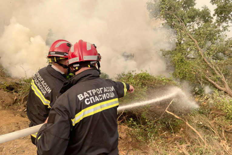 Nastavlja se pomoć Grčkoj: Pripadnici MUP-a Srbije i dalje gase požare (FOTO/VIDEO)