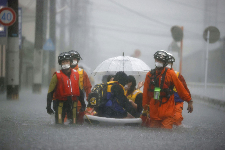 "Kasno je za evakuaciju": Hirošima i Nagasaki na udaru, životi miliona Japanaca ugroženi poplavama (FOTO)