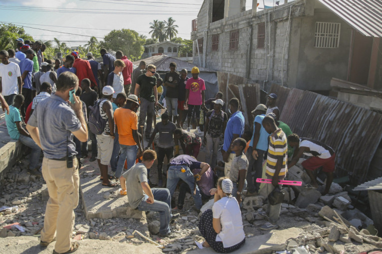 Broj žrtava zemljotresa u Haitiju porastao na 2.189