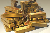 Zlato pada na dvogodišnji minimum
