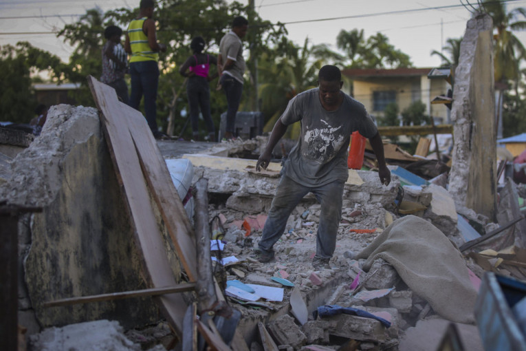 Novi potres: Skaču brojke žrtava zemljotresa na Haitiju (FOTO/VIDEO)