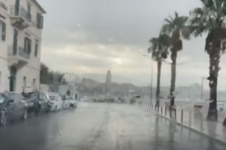 Kopnena pijavica izazvala materijalnu štetu: Veliko nevreme u Dalmaciji (VIDEO)