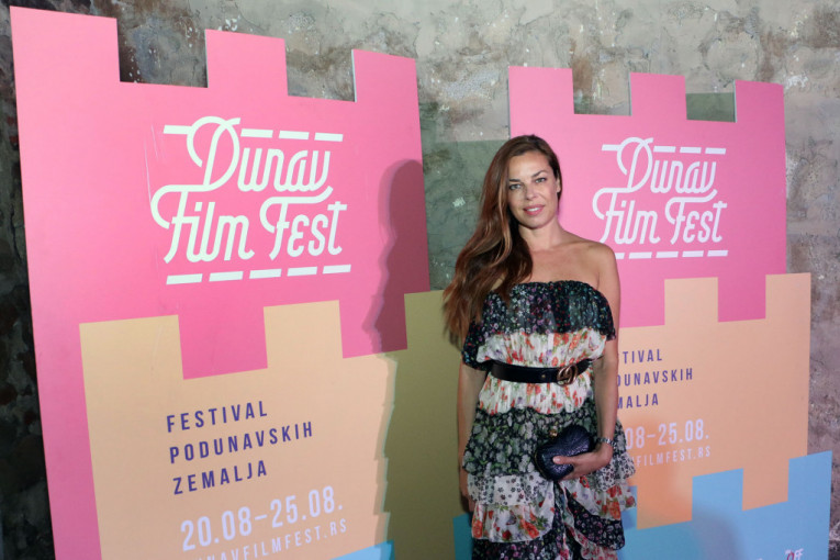 Katarina Radivojević otvorila Dunav Film Fest: Sećam se kada smo trčali za ružama uz ove stepenice