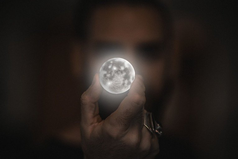 Mit ili ima malo i istine: Da li pun Mesec zaista utiče na naše ponašanje?