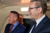 Vučić vozom stigao na ceremoniju spajanja koloseka Stara Pazova - Novi Sad (VIDEO)