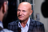 Počelo suđenje Turčinu zbog smrti Šabana: Ne sme da pogleda porodicu Šaulić u oči, u sudnicu ušao sa kapuljačom (VIDEO)