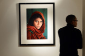 Uklete oči avganistanske devojčice: Fotografu je donela popularnost, a njoj su oduzeti čast i mir (FOTO)
