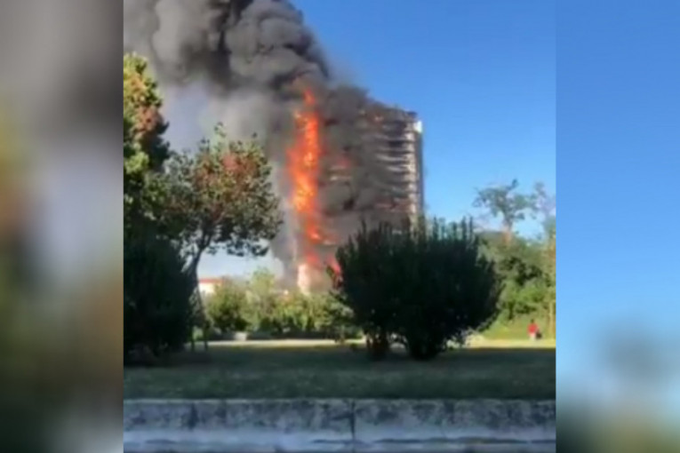 Zastrašujuća buktinja: Vatra progutala zgradu od 15 spratova (VIDEO)