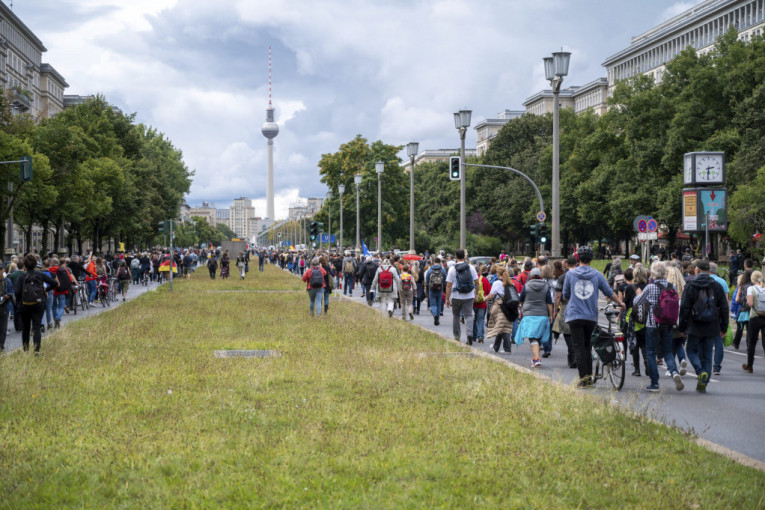 Nemci na ulicama glavnog grada: Demonstracije zbog antikovid mera