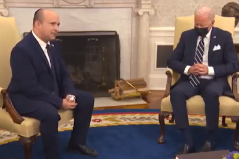 Bajden zadremao tokom sastanka: Benetovo obraćanje je bilo previše naporno za američkog predsednika (VIDEO)