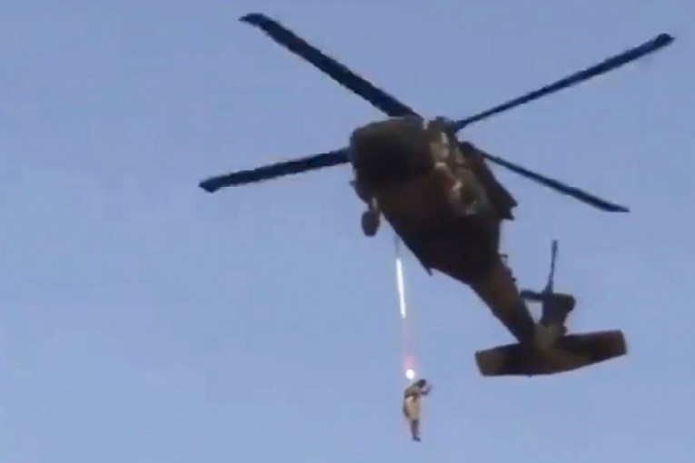Svi su mislili da su talibani helikopterom vukli obešenog čoveka: Sada se otkrila istina o tom snimku (VIDEO)