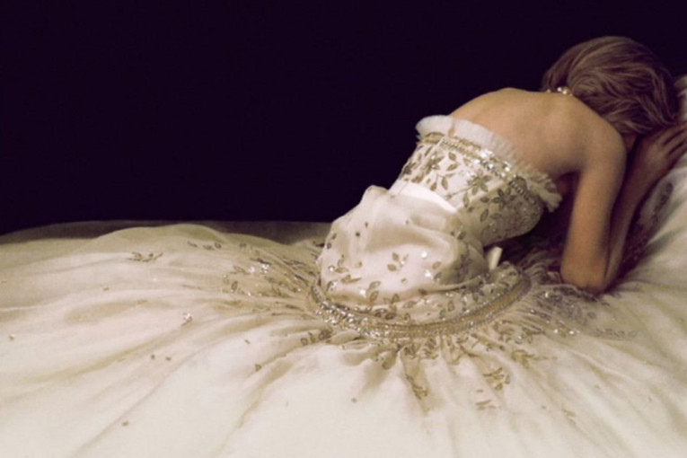 Godišnjica smrti: Na plakatu za film o Ledi Di haljina koju je pet „Šanelovih“ krojačica šilo 1.034 sata