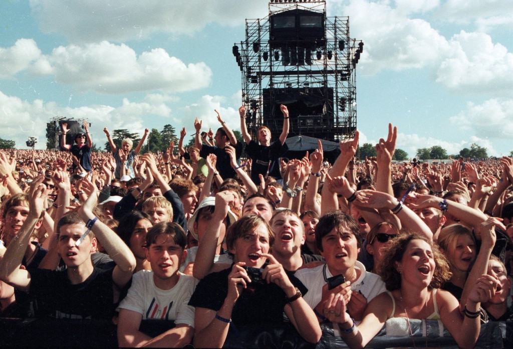 Slika braće Galager iz benda "Oasis" kada su bili u sukobu na aukciji: "Tiha tenzija" najpoznatijeg rok dueta (FOTO)